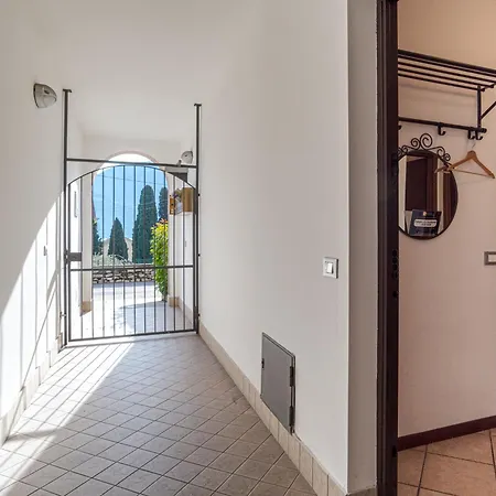 Pianello Charming View Apartment